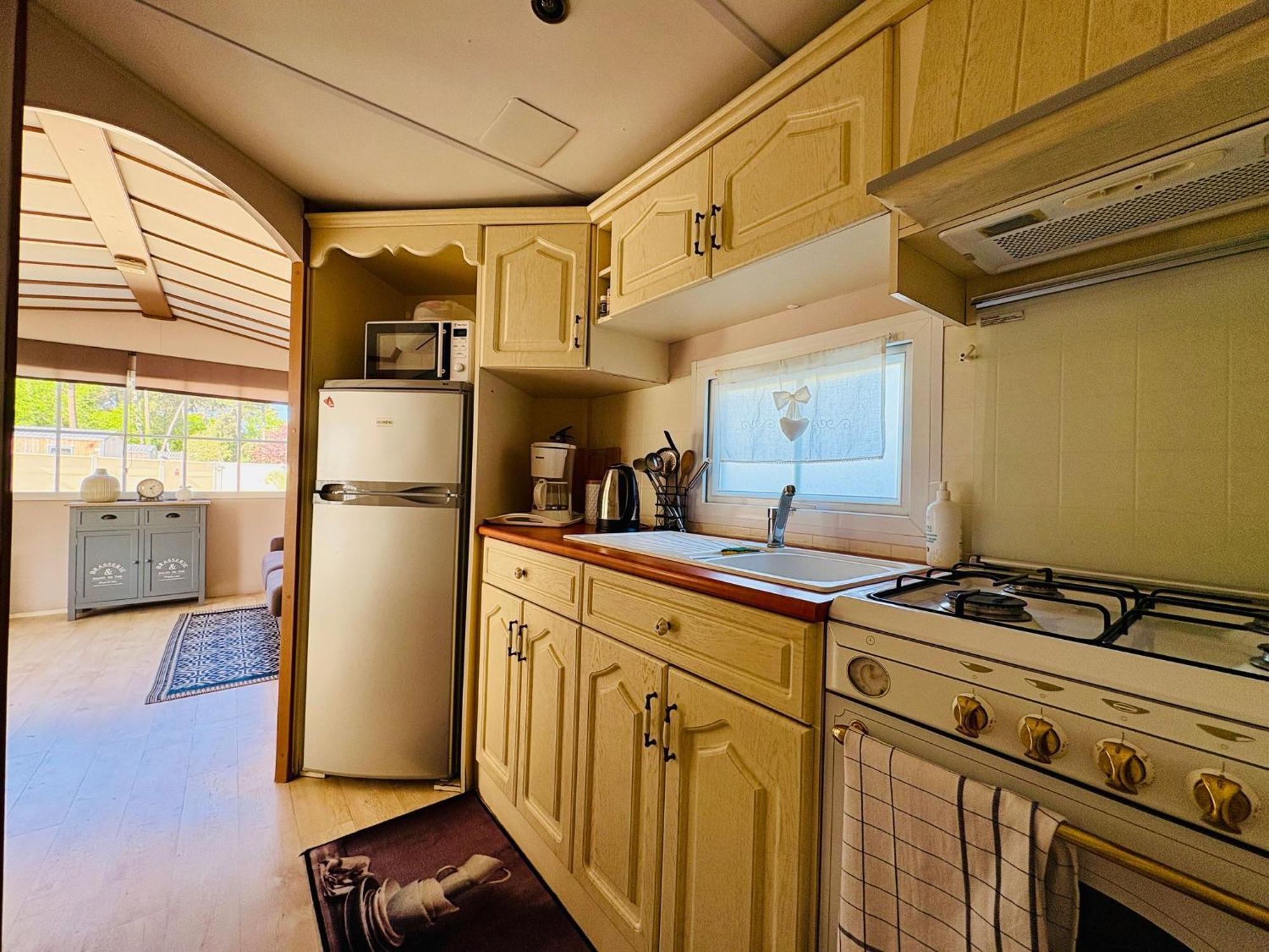 Mobil'home Climatise Terrain Prive Proche Du Zoo De La Palmyre Campsite Les Mathes